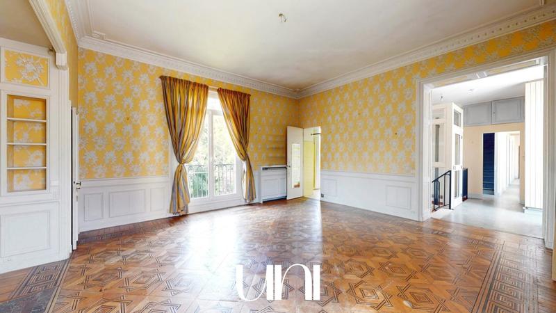 Maison - 427 m² - 14 pièces