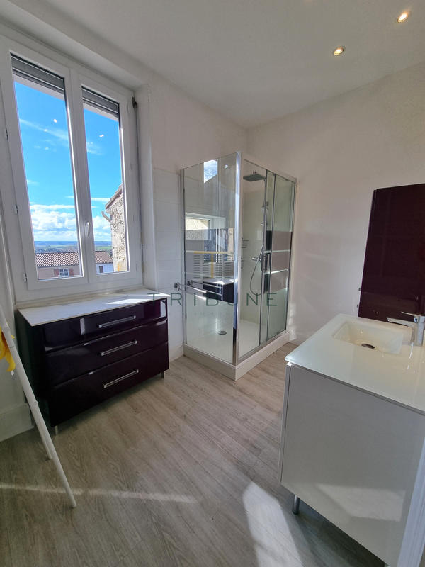 Maison - 292 m² - 10 pièces