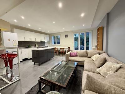 Maison traditionnelle - 115 m² - 7 pièces