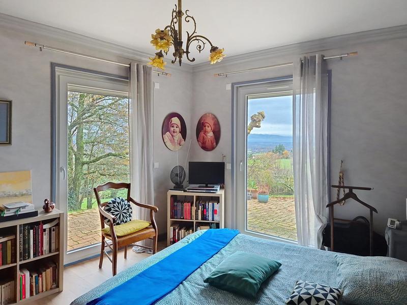 Maison - 152 m² - 6 pièces