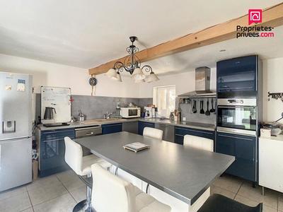 Maison - 140 m² - 9 pièces