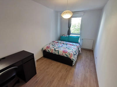 Chambre - 110 m² - 5 pièces