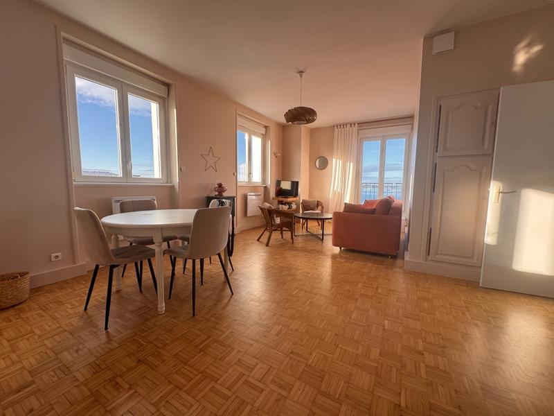 Appartement - 64 m² - 2 pièces