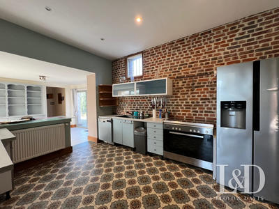 Maison - 460 m² - 18 pièces