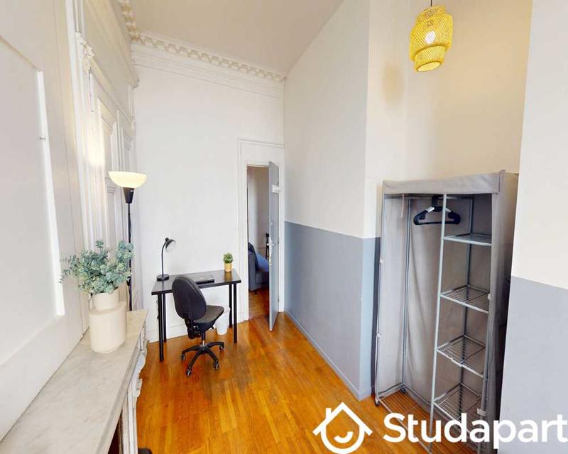 Chambre - 130 m² - 1 pièce