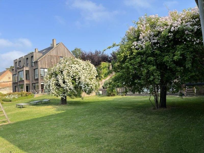 Maison traditionnelle - 388 m² - 15 pièces