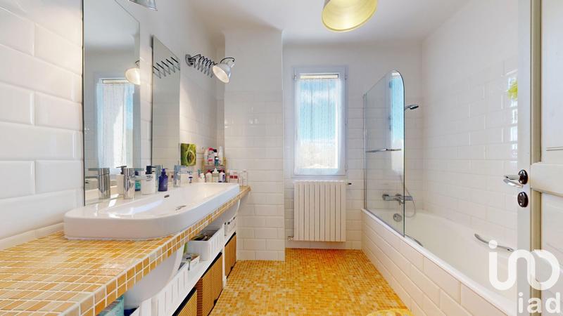 Maison - 280 m² - 10 pièces