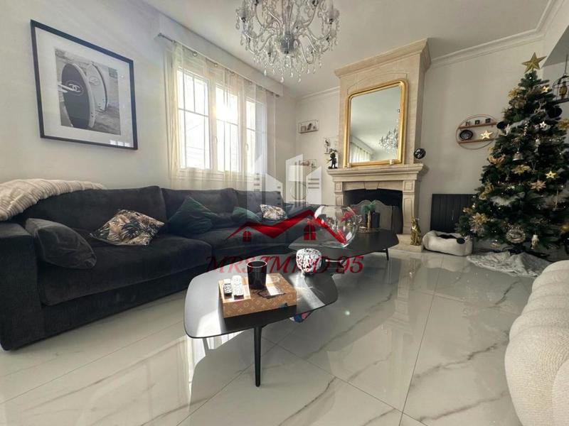 Propriété - 179 m² - 6 pièces