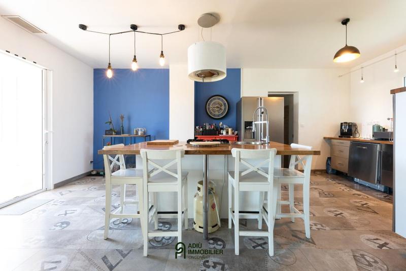 Propriété - 252 m² - 5 pièces