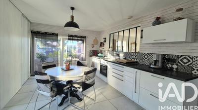 Maison - 98 m² - 5 pièces