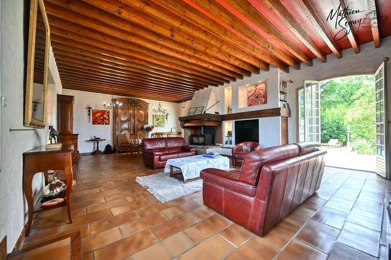 Maison - 195 m² - 6 pièces