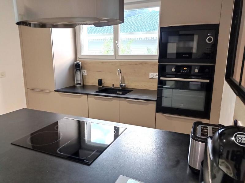 Maison - 220 m² - 10 pièces