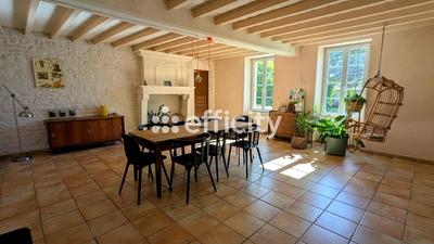 Maison - 210 m² - 5 pièces