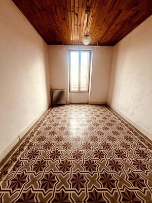 Maison - 96 m² - 7 pièces