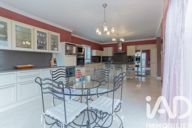 Maison - 338 m² - 10 pièces