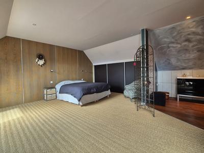 Maison ancienne - 530 m² - 11 pièces