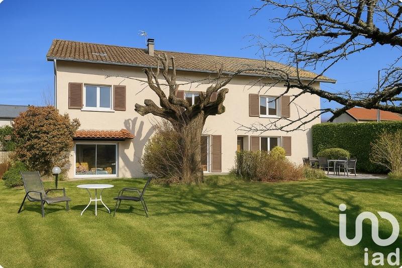 Maison - 241 m² - 8 pièces