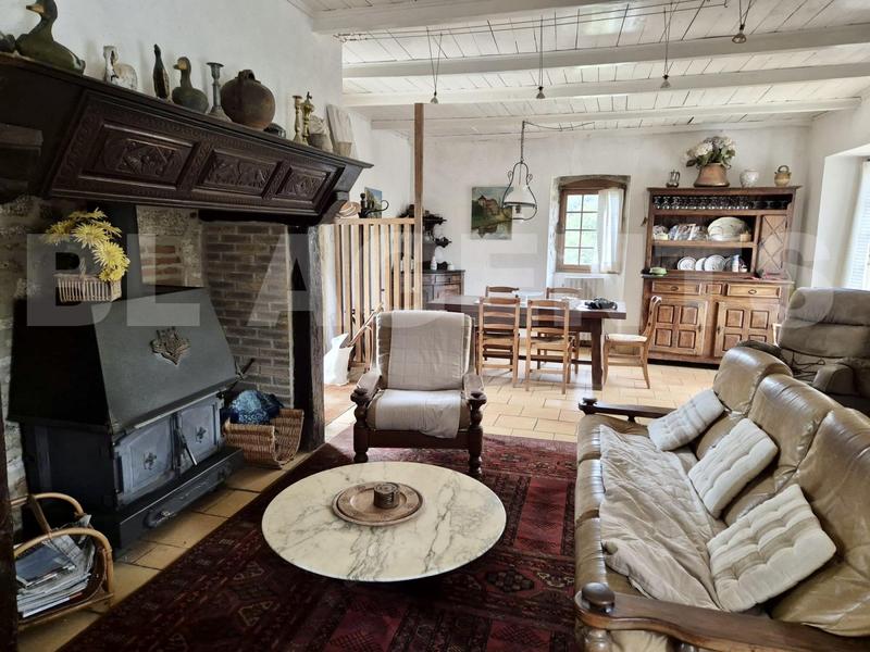 Maison - 257 m² - 11 pièces