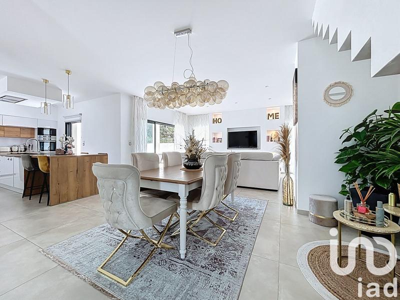 Maison - 144 m² - 5 pièces