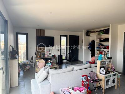 Maison - 95 m² - 5 pièces