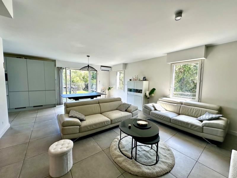 Appartement - 100 m² - 4 pièces