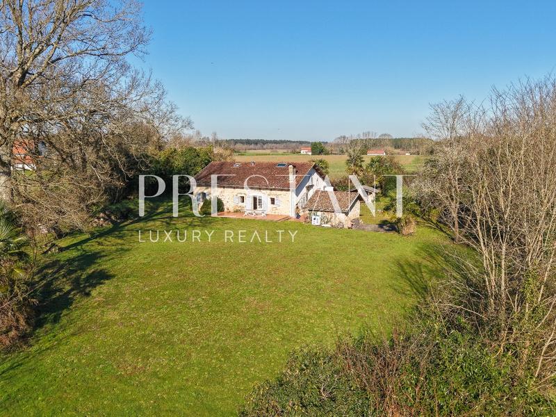 Maison de campagne - 220 m² - 7 pièces