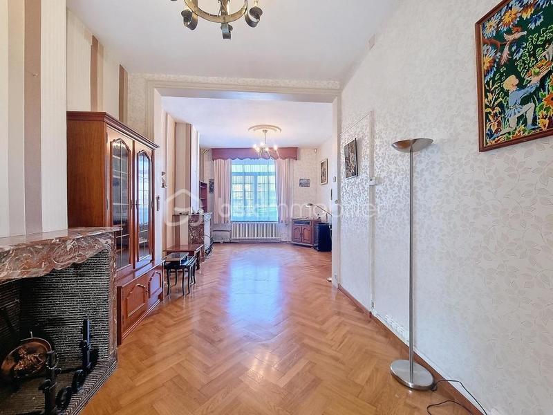 Maison - 178 m² - 8 pièces