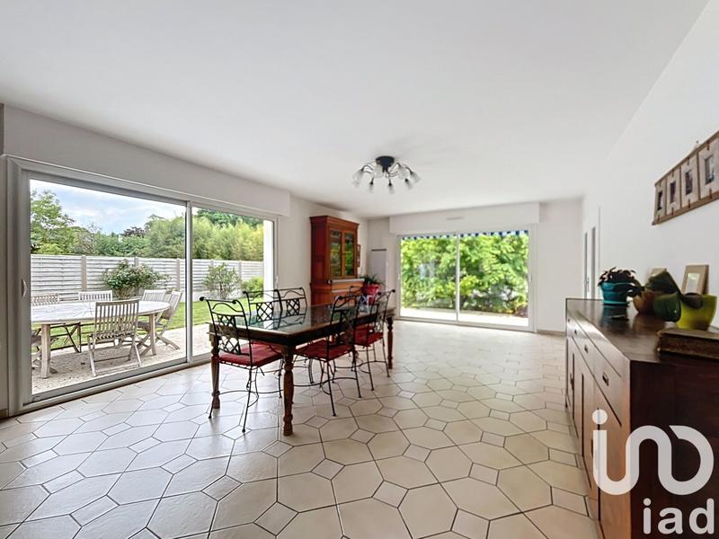 Maison - 250 m² - 8 pièces