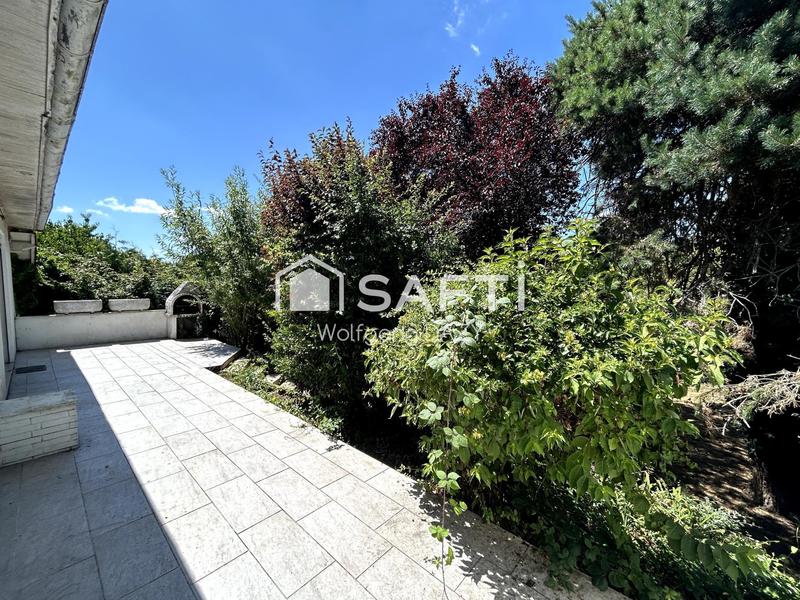 Maison - 94 m² - 5 pièces