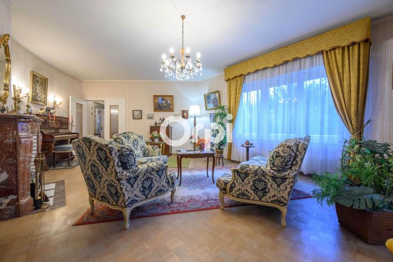 Maison - 206 m² - 7 pièces