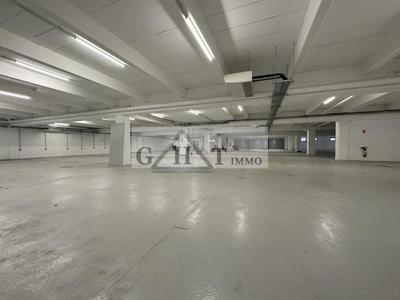 Entrepôt - 1 850 m²
