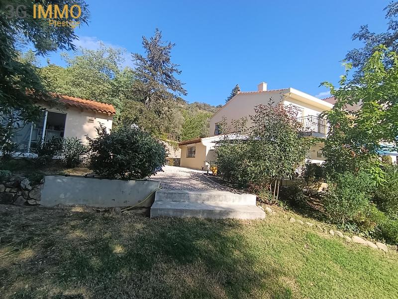 Villa - 247 m² - 8 pièces