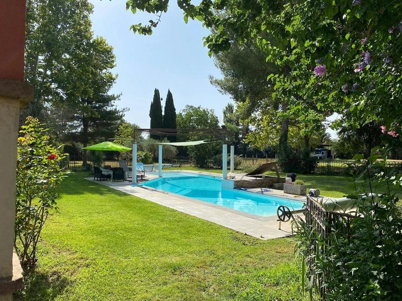 Mas - 380 m² - 9 pièces