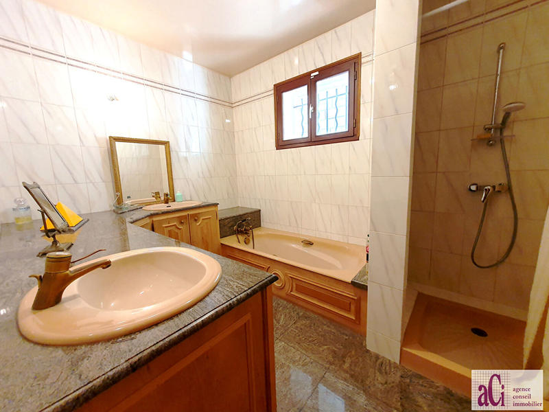 Maison - 188 m² - 5 pièces