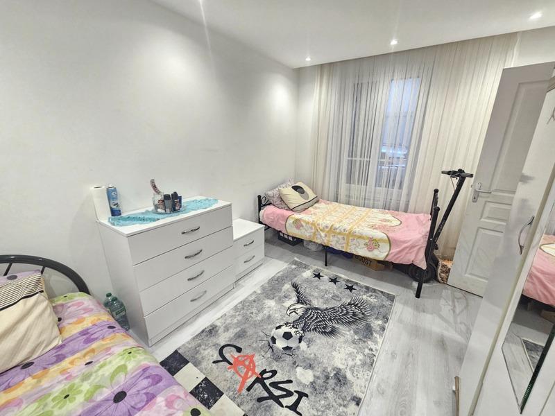 Appartement - 80 m² - 5 pièces