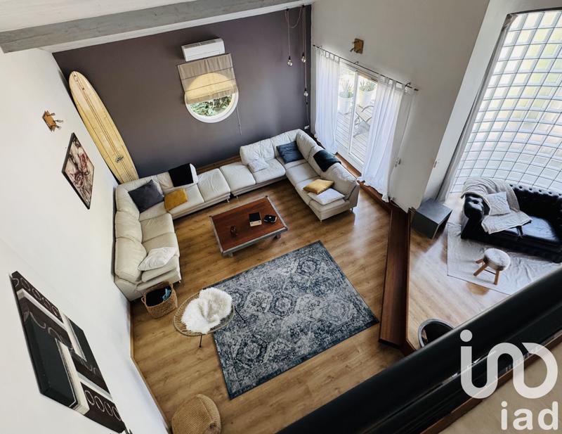 Maison - 260 m² - 9 pièces