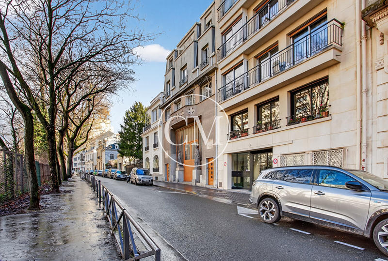 Bureau - 82 m² - 5 pièces