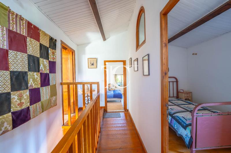 Maison - 225 m² - 9 pièces