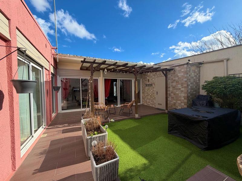 Maison - 95 m² - 5 pièces