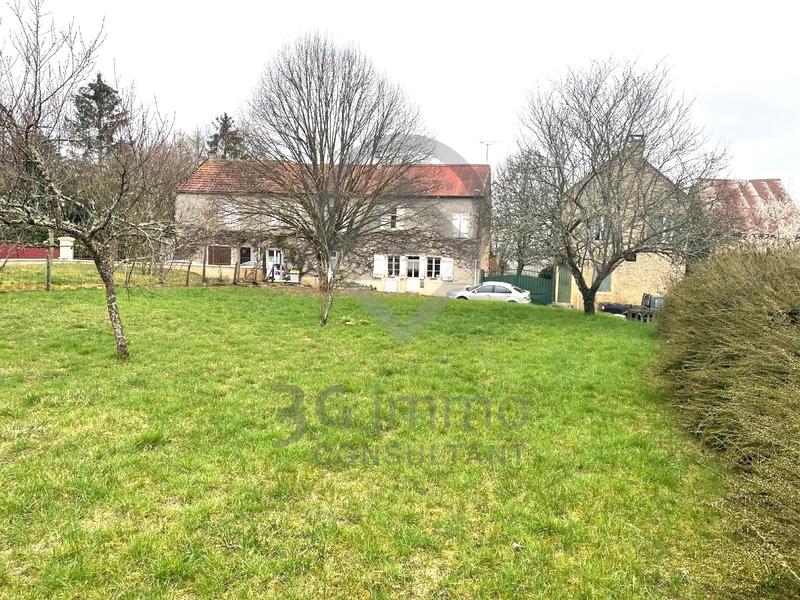 Terrain constructible - 1 002 m²