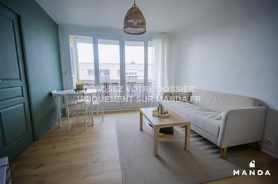 Chambre - 10 m² - 4 pièces