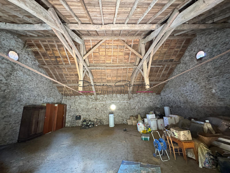 Propriété - 256 m² - 8 pièces