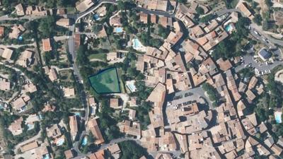 Terrain constructible - 1 271 m²