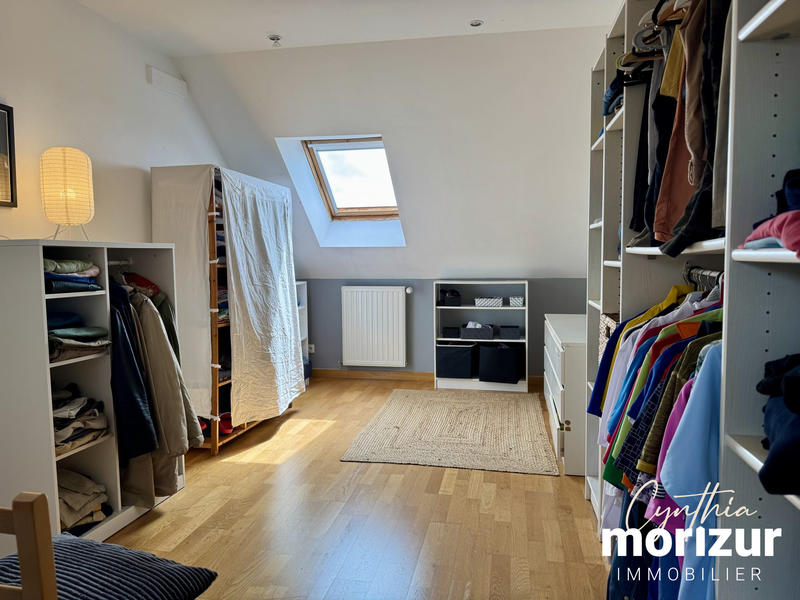 Maison - 182 m² - 9 pièces