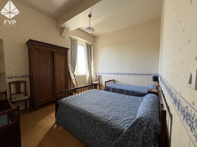 Propriété - 284 m² - 9 pièces