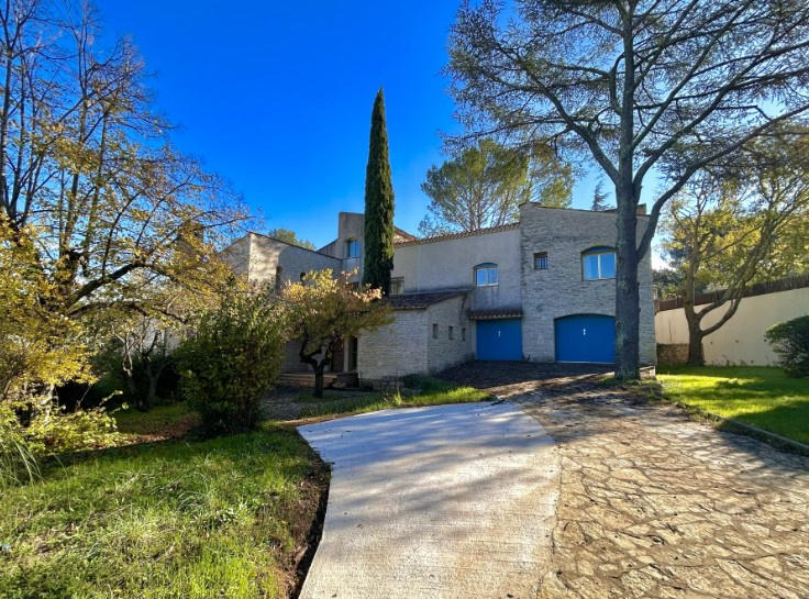 Maison - 389 m² - 7 pièces