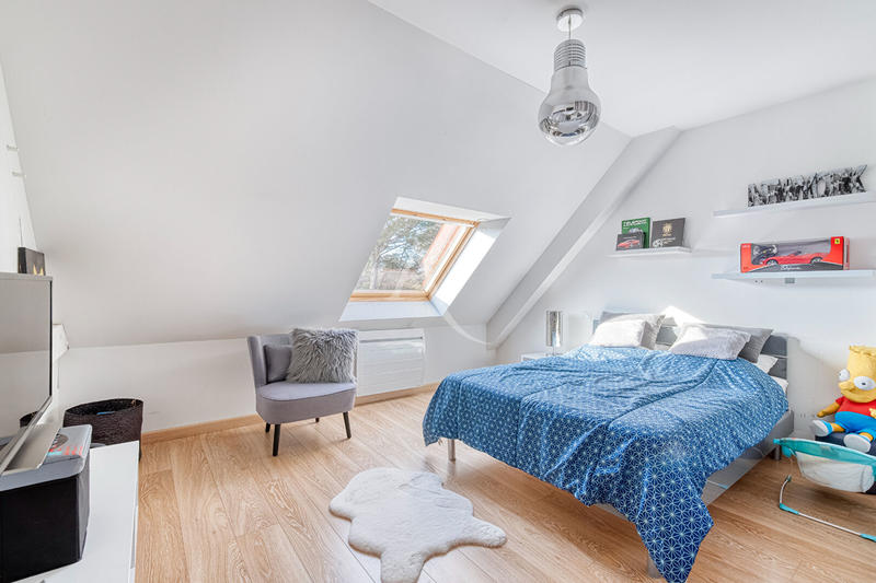 Maison - 181 m² - 6 pièces