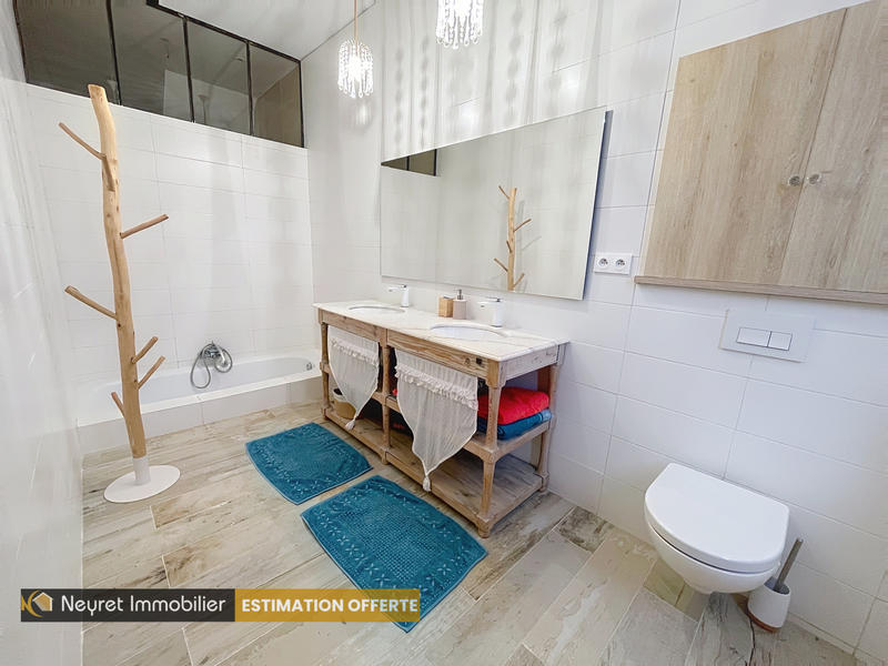 Maison - 267 m² - 6 pièces