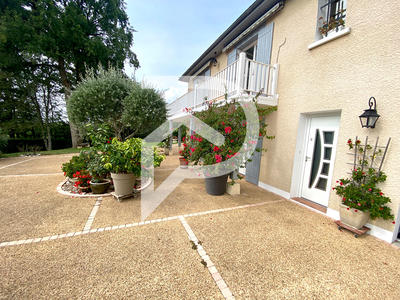 Maison - 138 m² - 8 pièces