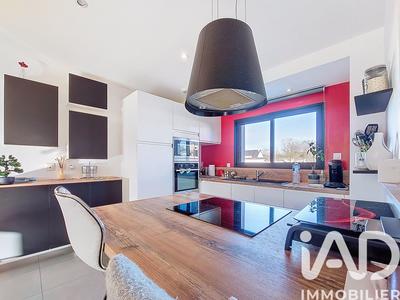 Maison - 107 m² - 8 pièces